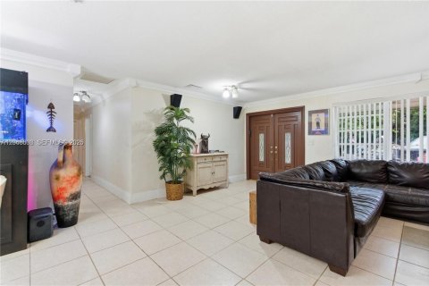 Villa ou maison à vendre à Miami, Floride: 3 chambres, 182.09 m2 № 2278310 - photo 7