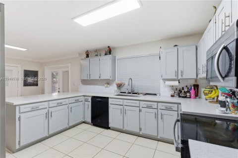 Villa ou maison à vendre à Miami, Floride: 3 chambres, 182.09 m2 № 2278310 - photo 8
