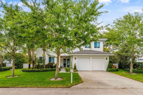 House in South Miami, Florida 5 bedrooms, 346.15 sq.m. № 2064238 - photo 17