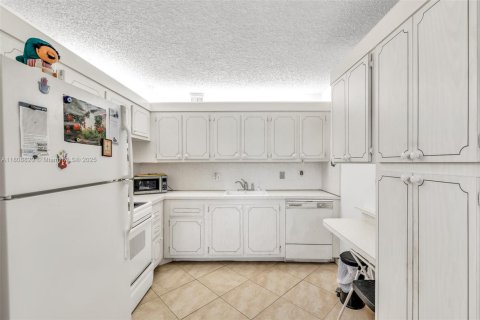 Copropriété à vendre à Deerfield Beach, Floride: 2 chambres, 92.9 m2 № 1865725 - photo 16