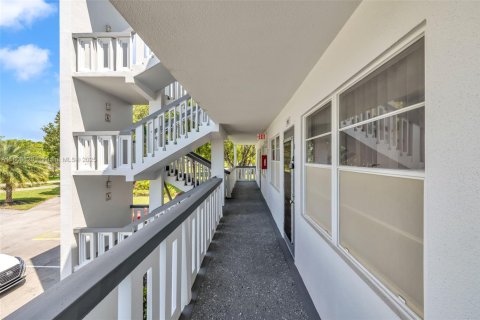Condo in Deerfield Beach, Florida, 2 bedrooms  № 1865725 - photo 8