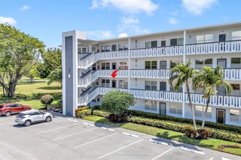 Copropriété à vendre à Deerfield Beach, Floride: 2 chambres, 92.9 m2 № 1865725 - photo 1