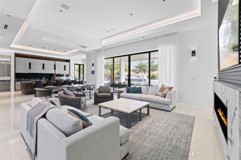 House in Boca Raton, Florida 6 bedrooms, 696.95 sq.m. № 1962050 - photo 5