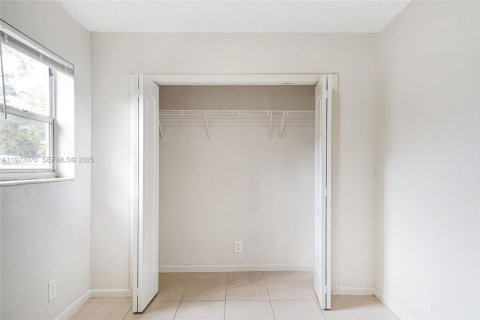 Casa en venta en West Park, Florida, 4 dormitorios, 161.84 m2 № 1983687 - foto 14