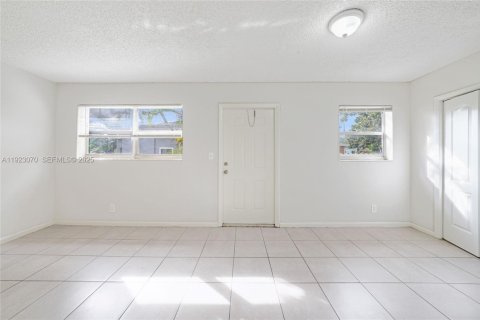 Casa en venta en West Park, Florida, 4 dormitorios, 161.84 m2 № 1983687 - foto 12