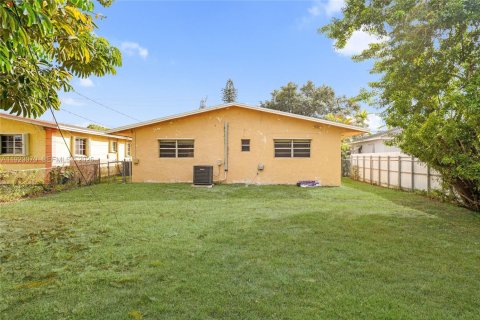 Casa en venta en West Park, Florida, 4 dormitorios, 161.84 m2 № 1983687 - foto 26