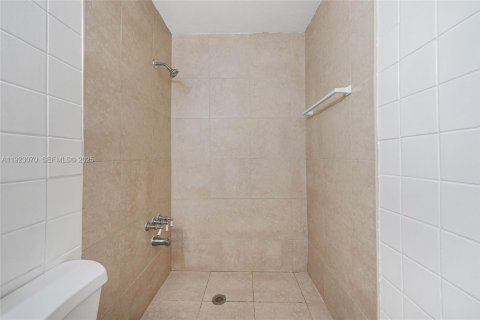 Casa en venta en West Park, Florida, 4 dormitorios, 161.84 m2 № 1983687 - foto 17