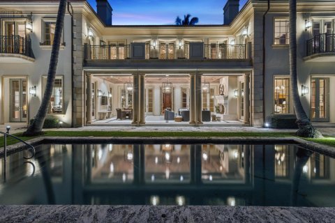 House in Boca Raton, Florida 6 bedrooms, 932.09 sq.m. № 913217 - photo 1