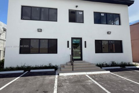 Apartamento en alquiler en Miami, Florida, 2 dormitorios, 68.28 m2 № 2152534 - foto 17