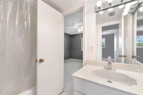Copropriété à vendre à Stuart, Floride: 2 chambres, 76.09 m2 № 2261150 - photo 23