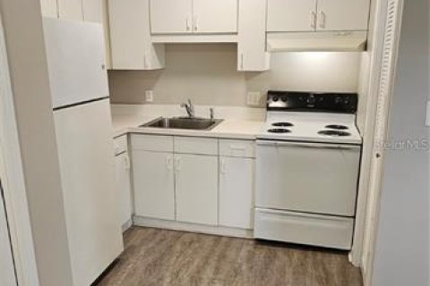 Propiedad comercial en venta en Sarasota, Florida, 8 dormitorios, 294.69 m2 № 2258224 - foto 8