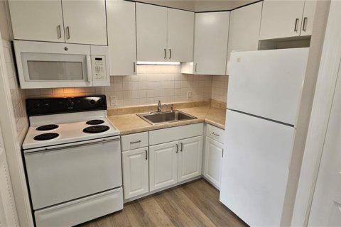 Propiedad comercial en venta en Sarasota, Florida, 8 dormitorios, 294.69 m2 № 2258224 - foto 17