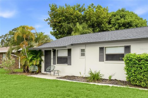 Propiedad comercial en venta en Sarasota, Florida, 8 dormitorios, 294.69 m2 № 2258224 - foto 3