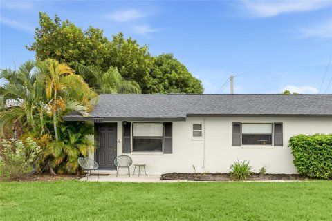 Propiedad comercial en venta en Sarasota, Florida, 8 dormitorios, 294.69 m2 № 2258224 - foto 2