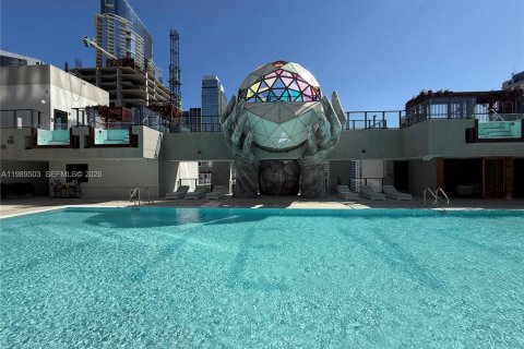 Condo in Miami, Florida  № 2255406 - photo 2