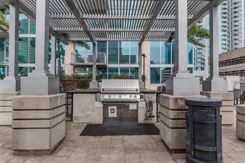 Condominio en alquiler en Tampa, Florida, 2 dormitorios, 114.46 m2 № 2093585 - foto 8