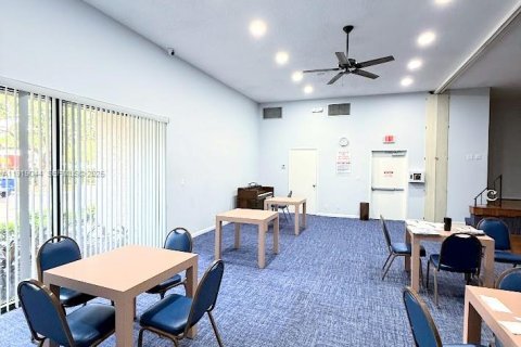 Condominio en venta en Lauderhill, Florida, 1 dormitorio, 60.67 m2 № 1974378 - foto 21