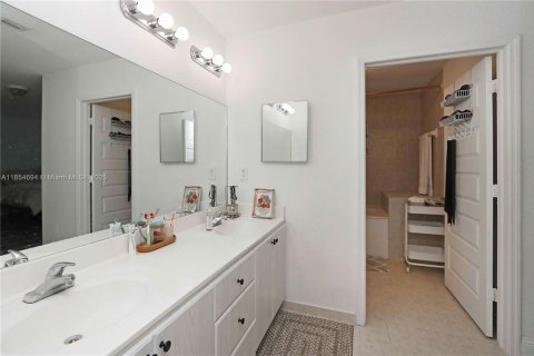 Купить кондоминиум в Дорал, Флорида 3 спальни, 204.94м2, № 1958293 - фото 13