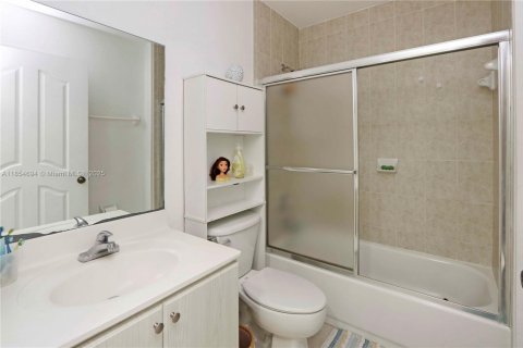 Купить кондоминиум в Дорал, Флорида 3 спальни, 204.94м2, № 1958293 - фото 14