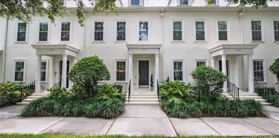 Townhouse in Celebration, Florida 4 bedrooms, 260.22 sq.m. № 2225286