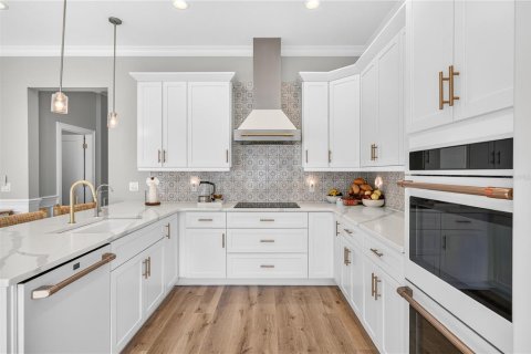 Townhouse in Celebration, Florida 4 bedrooms, 260.22 sq.m. № 2225286 - photo 16