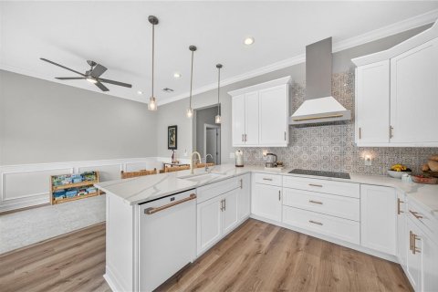 Townhouse in Celebration, Florida 4 bedrooms, 260.22 sq.m. № 2225286 - photo 17
