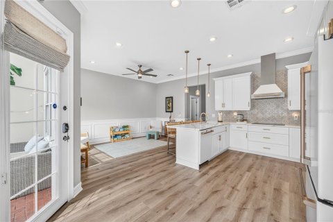 Townhouse in Celebration, Florida 4 bedrooms, 260.22 sq.m. № 2225286 - photo 25