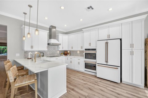 Townhouse in Celebration, Florida 4 bedrooms, 260.22 sq.m. № 2225286 - photo 19