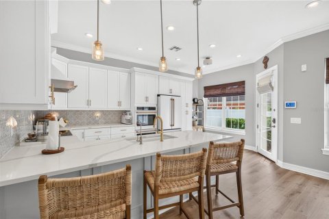 Townhouse in Celebration, Florida 4 bedrooms, 260.22 sq.m. № 2225286 - photo 15