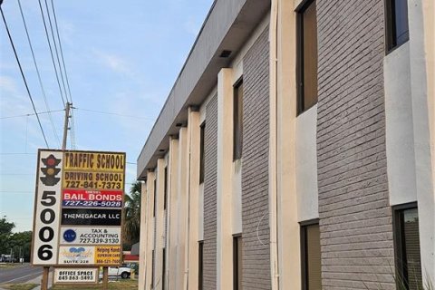Снять в аренду коммерческую недвижимость в Нью-Порт-Ричи, Флорида № 1339577 - фото 17