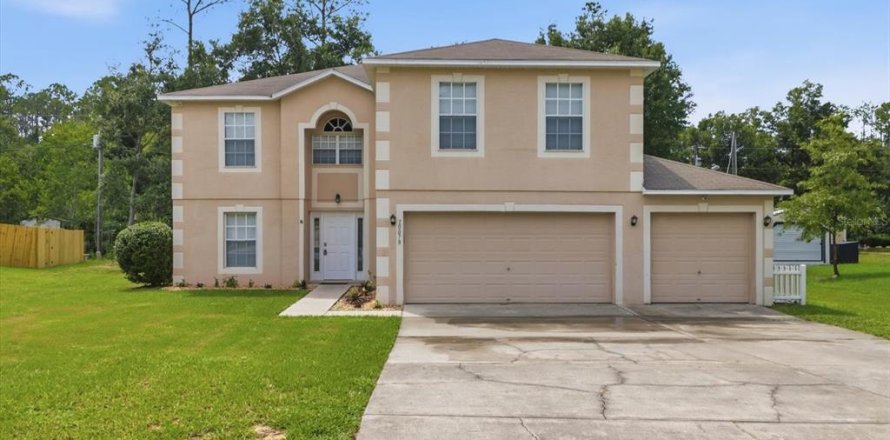 Villa ou maison à Citrus Springs, Floride 4 chambres, 273.5 m2 № 2266869