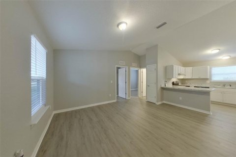 Villa ou maison à louer à Ocala, Floride: 3 chambres, 93.18 m2 № 2383874 - photo 4