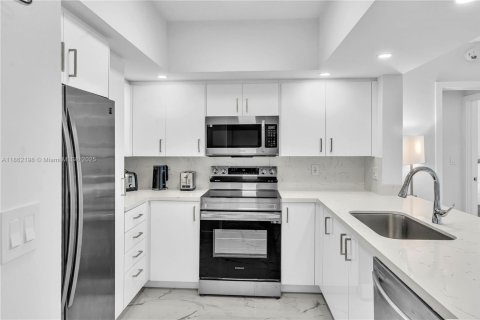 Купить кондоминиум в Санни-Айлс-Бич, Флорида 2 спальни, 119.84м2, № 2022884 - фото 6