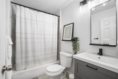 Villa ou maison à vendre à Tampa, Floride: 2 chambres, 81.75 m2 № 2415527 - photo 5