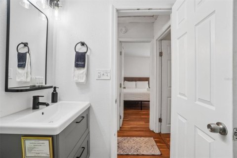 Villa ou maison à vendre à Tampa, Floride: 2 chambres, 81.75 m2 № 2415527 - photo 10