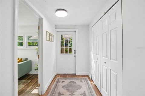 Villa ou maison à vendre à Tampa, Floride: 2 chambres, 81.75 m2 № 2415527 - photo 7