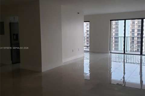 Кондоминиум с 2 спальнями в Холливуд, Флорида № 2038524