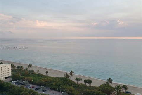 Copropriété à vendre à Hollywood, Floride: 2 chambres, 145.86 m2 № 2038524 - photo 18