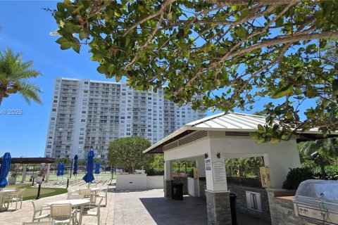 Copropriété à louer à Aventura, Floride: 2 chambres, 113.34 m2 № 1874273 - photo 17