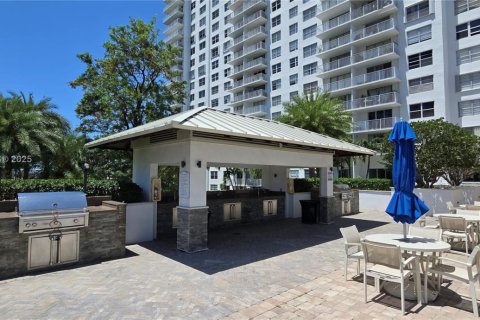 Copropriété à louer à Aventura, Floride: 2 chambres, 113.34 m2 № 1874273 - photo 16