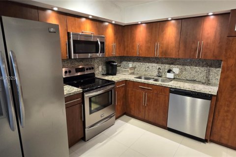 Copropriété à louer à Aventura, Floride: 2 chambres, 113.34 m2 № 1874273 - photo 13