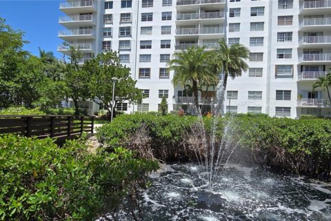 Copropriété à louer à Aventura, Floride: 2 chambres, 113.34 m2 № 1874273 - photo 19