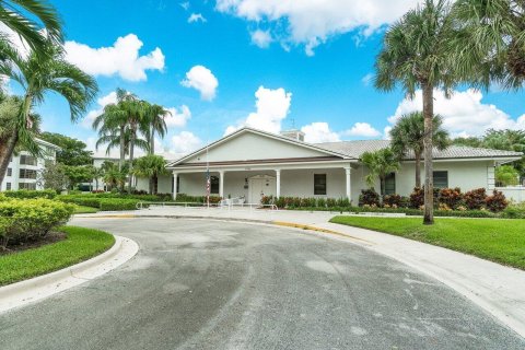 Condominio en alquiler en West Palm Beach, Florida, 2 dormitorios, 128.67 m2 № 1142288 - foto 1