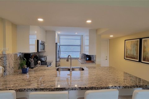 Condominio en venta en Davie, Florida, 2 dormitorios, 128.67 m2 № 1947290 - foto 11