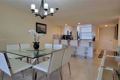 Condominio en venta en Davie, Florida, 2 dormitorios, 128.67 m2 № 1947290 - foto 18