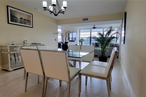 Condominio en venta en Davie, Florida, 2 dormitorios, 128.67 m2 № 1947290 - foto 13