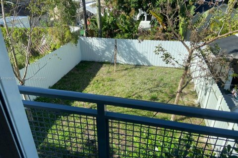 Touwnhouse à louer à Hialeah, Floride: 3 chambres, 176.51 m2 № 1966530 - photo 9