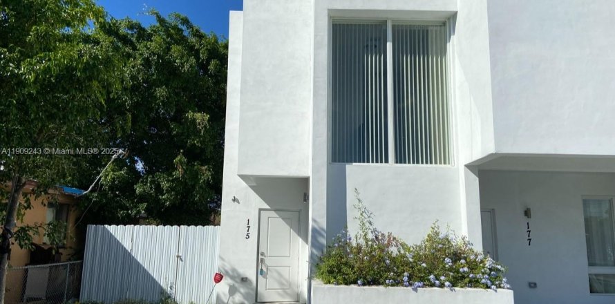 Touwnhouse à Hialeah, Floride 3 chambres, 176.51 m2 № 1966530