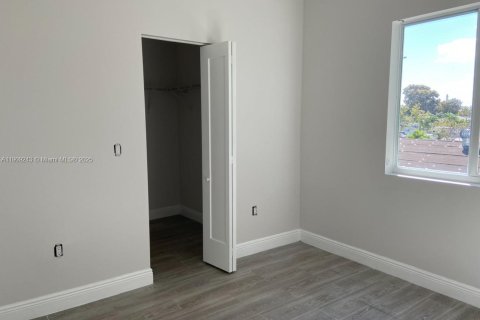 Touwnhouse à louer à Hialeah, Floride: 3 chambres, 176.51 m2 № 1966530 - photo 15