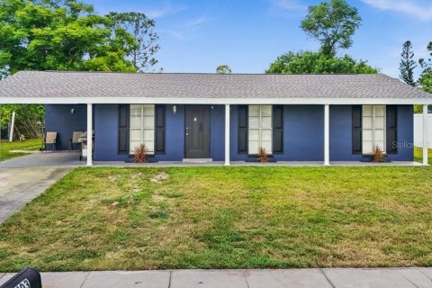 House in Port Charlotte, Florida 3 bedrooms, 122.63 sq.m. № 1858237 - photo 1